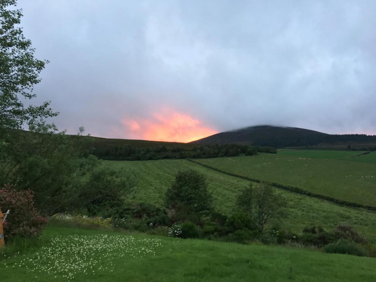 The Gables Whisky B&B Dufftown Bagian luar foto