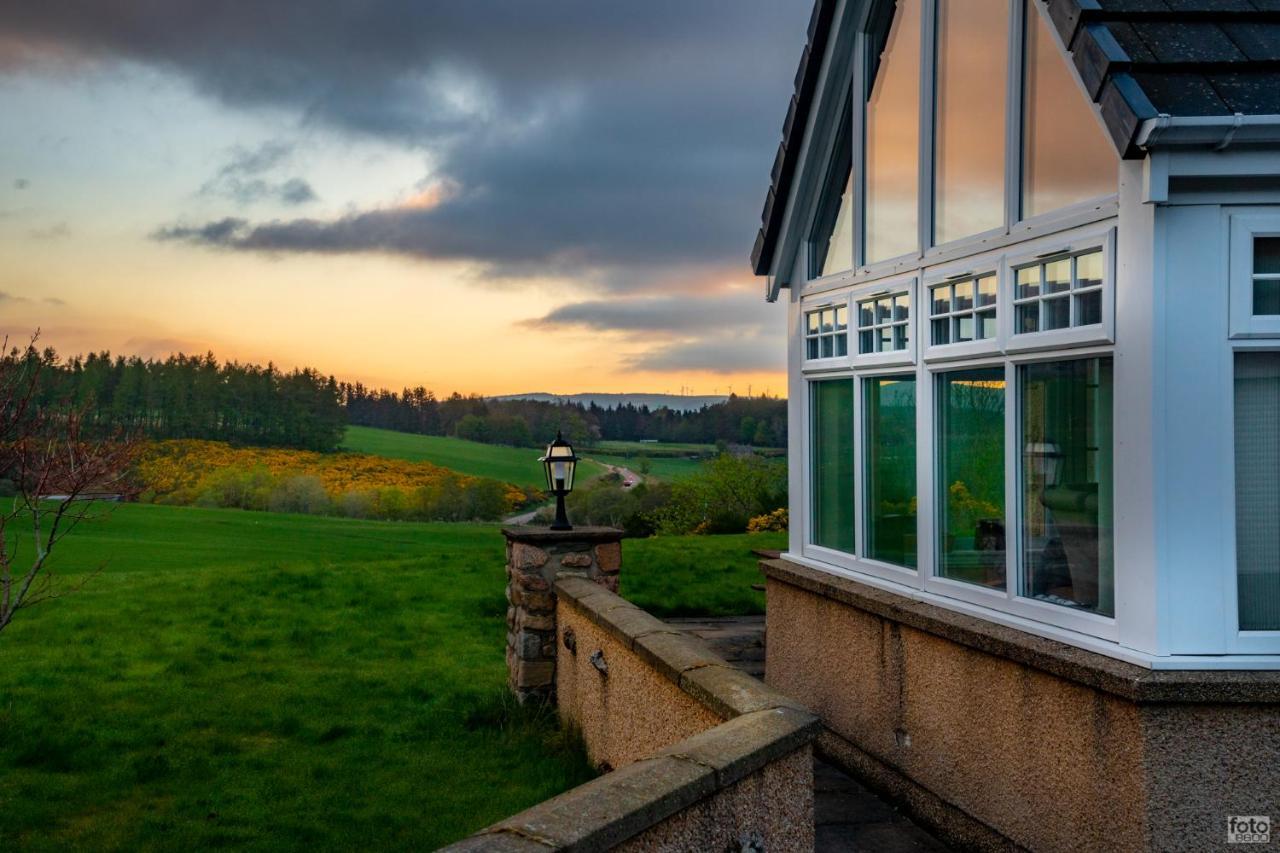 The Gables Whisky B&B Dufftown Bagian luar foto