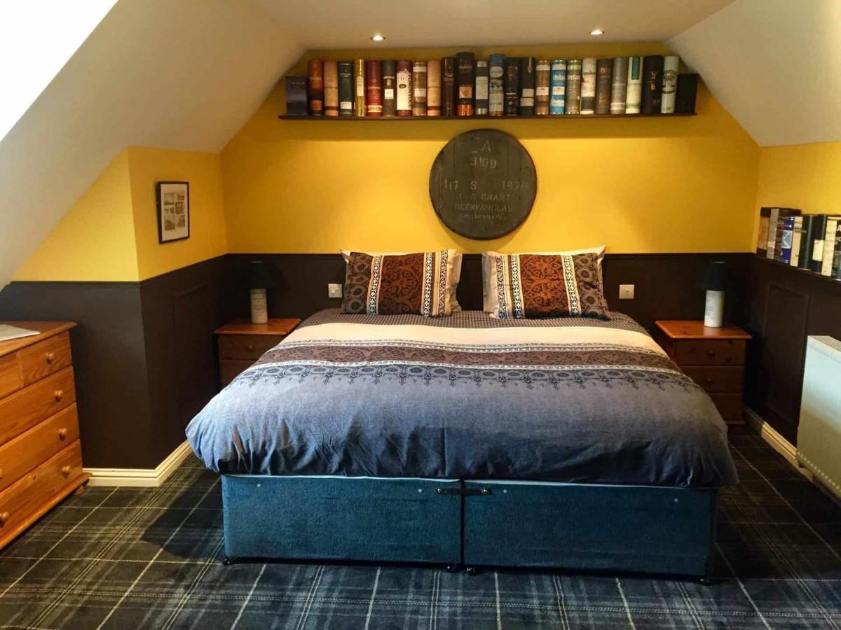 The Gables Whisky B&B Dufftown Bagian luar foto