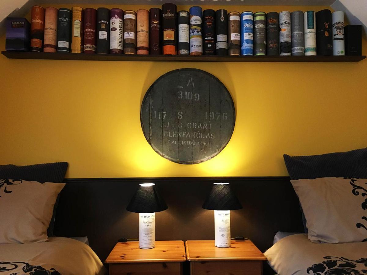 The Gables Whisky B&B Dufftown Bagian luar foto
