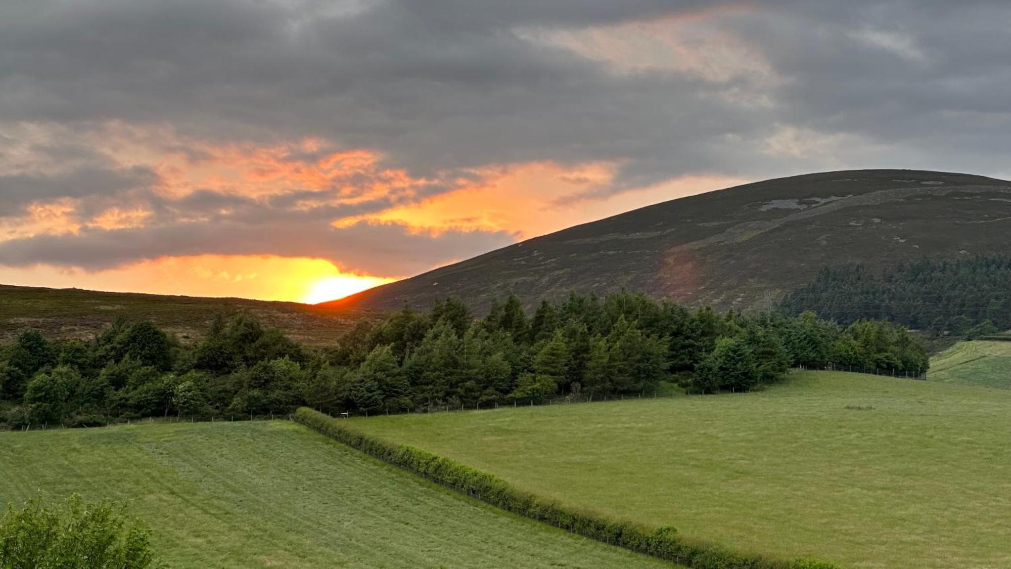 The Gables Whisky B&B Dufftown Bagian luar foto
