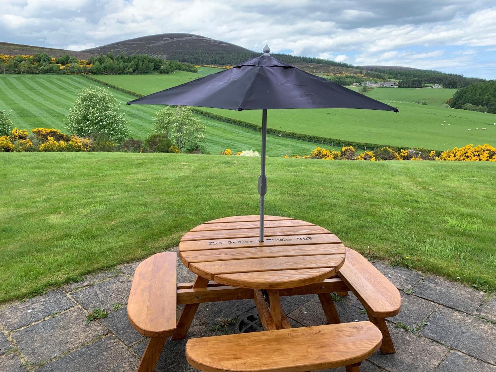 The Gables Whisky B&B Dufftown Bagian luar foto