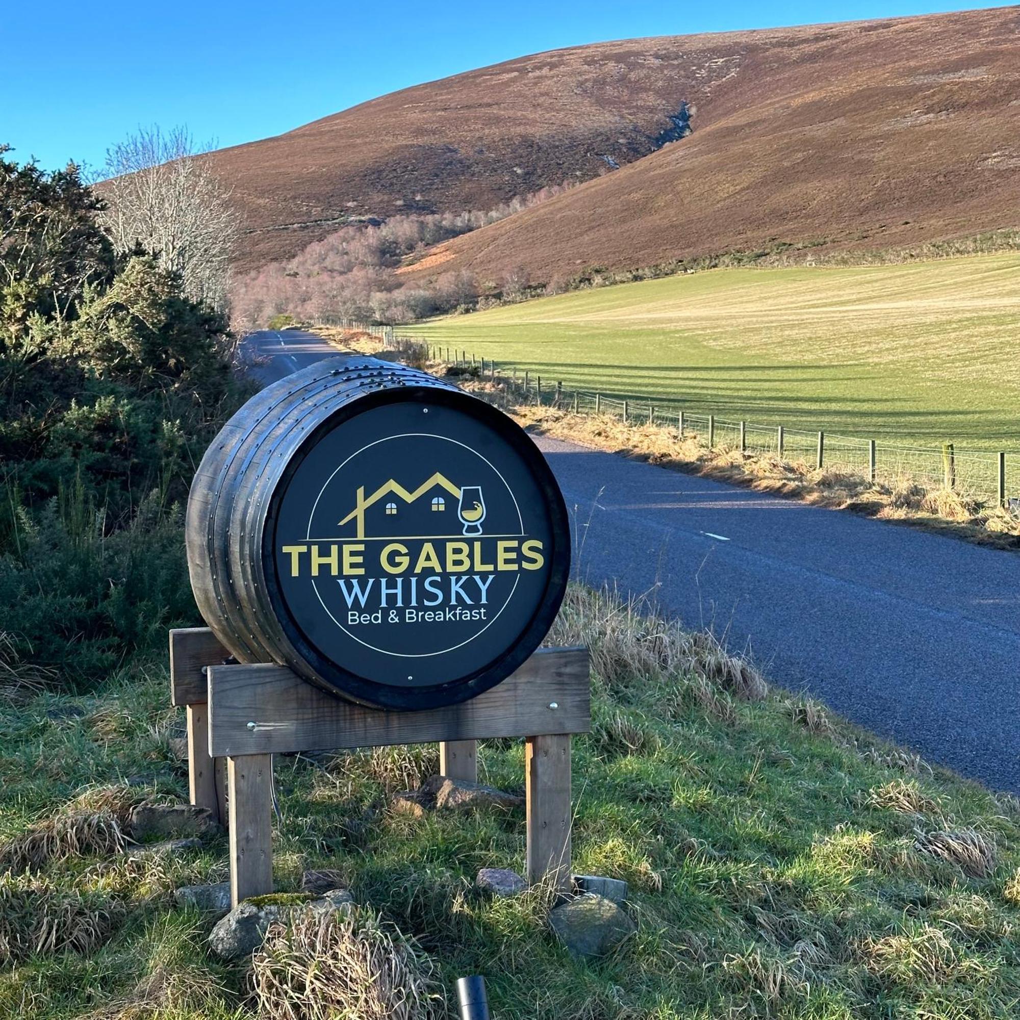 The Gables Whisky B&B Dufftown Bagian luar foto